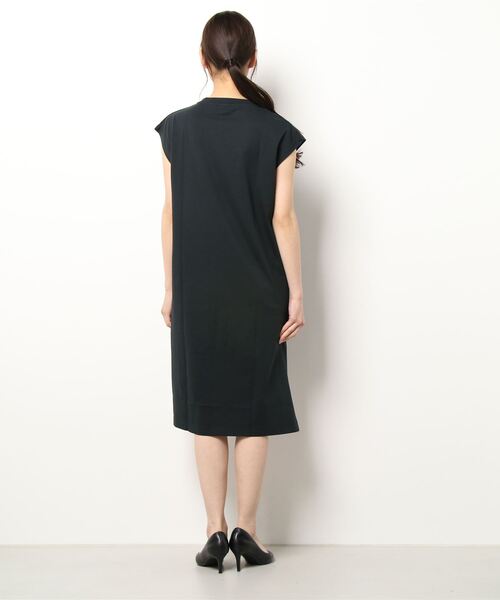 Champion（チャンピオン）の「【Champion】ワンポイントロゴワンピース（ワンピース・レディース・ブラック/キャメル・M/L）」の3枚目の写真