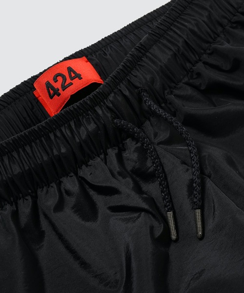 424(フォートゥーフォー)の「SHORTS UOMO(その他パンツ・メンズ・ブラック・S/M/L/XL/XS)」の2枚目の写真