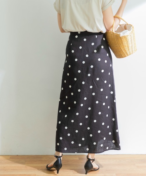URBAN RESEARCH（アーバンリサーチ）の「ランダムドットリネンスカート（スカート・レディース・ブラック/ナチュラル・36/38）」の4枚目の写真
