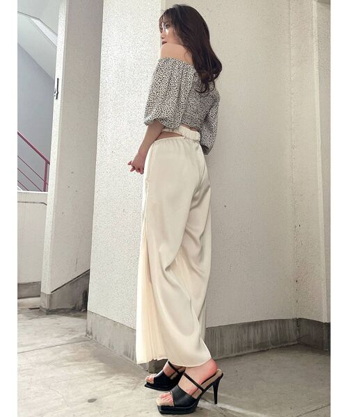 GYDA（ジェイダ）の「スクエアトゥ エコファーサンダル（サンダル・レディース・アイボリー/ブラック・LARGE/MEDIUM/SMALL）」の9枚目の写真