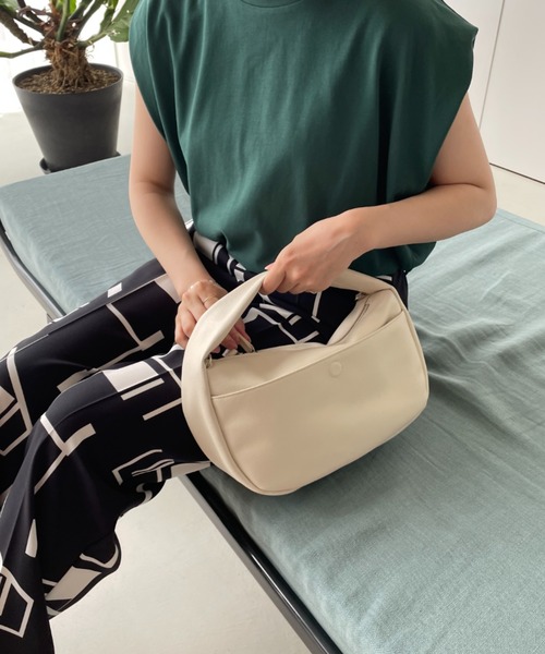 LOWRYS FARM（ローリーズファーム）の「ヤワラカルイハーフムーン