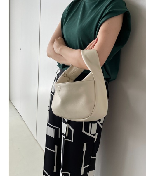 LOWRYS FARM（ローリーズファーム）の「ヤワラカルイハーフムーン