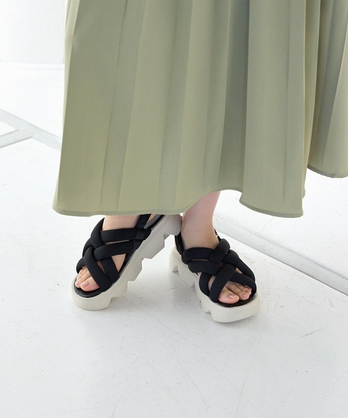 KOBE LETTUCE（コウベレタス）の「ソフトパデットクロススポーツサンダル（サンダル・レディース・ホワイト/グリーン/ブラック×ホワイト/ブラック×ブラック・LL/S/M/L）」の6枚目の写真