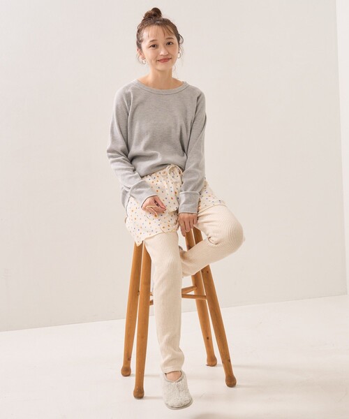 FREAK'S STORE（フリークスストア）の「FRUIT OF THE LOOM × FREAK'S STORE/フルーツオブザルーム 別注フラワーロングスリーブショートパンツルームセット（ルームウェア/パジャマ・レディース・ホワイト/グレー・SMALL/MEDIUM）」の11枚目の写真