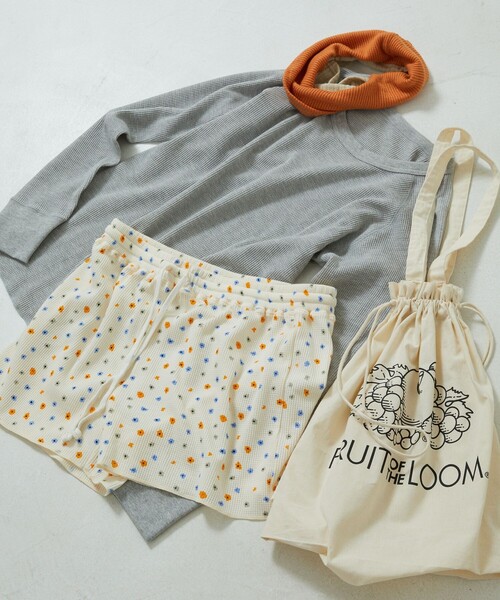 FREAK'S STORE（フリークスストア）の「FRUIT OF THE LOOM × FREAK'S STORE/フルーツオブザルーム 別注フラワーロングスリーブショートパンツルームセット（ルームウェア/パジャマ・レディース・ホワイト/グレー・SMALL/MEDIUM）」の14枚目の写真