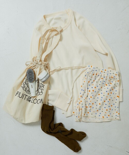 FREAK'S STORE（フリークスストア）の「FRUIT OF THE LOOM × FREAK'S STORE/フルーツオブザルーム 別注フラワーロングスリーブショートパンツルームセット（ルームウェア/パジャマ・レディース・ホワイト/グレー・SMALL/MEDIUM）」の17枚目の写真