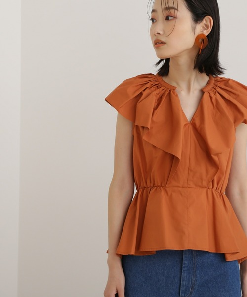 NATURAL BEAUTY BASIC（ナチュラルビューティーベーシック）の「ケープフリルブラウス（シャツ/ブラウス・レディース・オレンジ/ブラック/オフホワイト・MEDIUM/SMALL）」の3枚目の写真