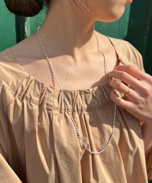 SHENERY(シーナリー)の「【WEB限定】ボールチェーンロングネックレス(ネックレス・レディース・シルバー・FREE)」の9枚目の写真