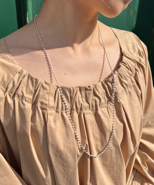 SHENERY(シーナリー)の「【WEB限定】ボールチェーンロングネックレス(ネックレス・レディース・シルバー・FREE)」の12枚目の写真