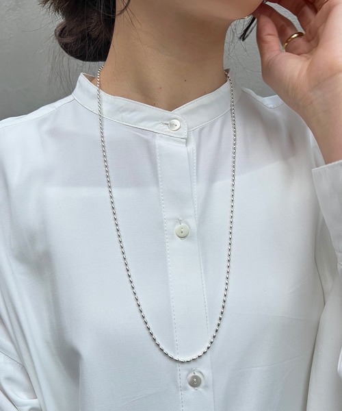 SHENERY(シーナリー)の「【WEB限定】ボールチェーンロングネックレス(ネックレス・レディース・シルバー・FREE)」の4枚目の写真