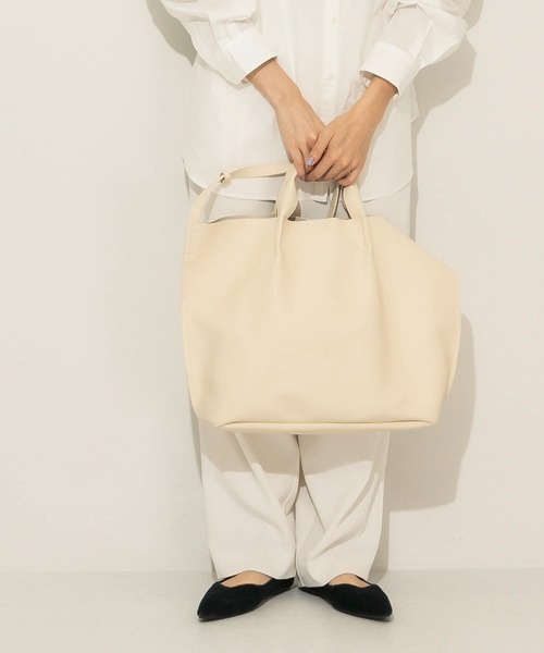 KBF（ケイビーエフ）の「ソフトイージーBAG（トートバッグ・レディース・アイボリー/ブラック・ONE）」の4枚目の写真