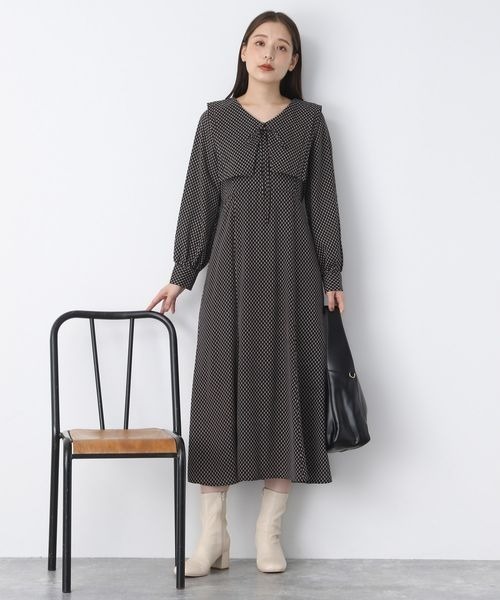 mysty woman(ミスティウーマン)の「レトロ柄ビッグカラーワンピース 157148(ワンピース・レディース・オフホワイト/ブラック/グリーン・FREE)」の12枚目の写真