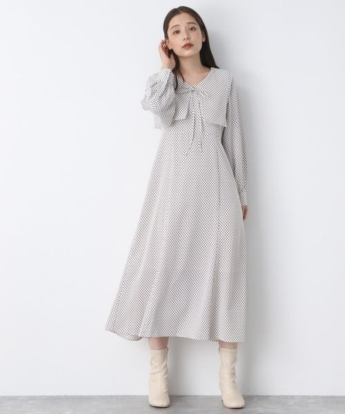 mysty woman(ミスティウーマン)の「レトロ柄ビッグカラーワンピース 157148(ワンピース・レディース・オフホワイト/ブラック/グリーン・FREE)」の10枚目の写真