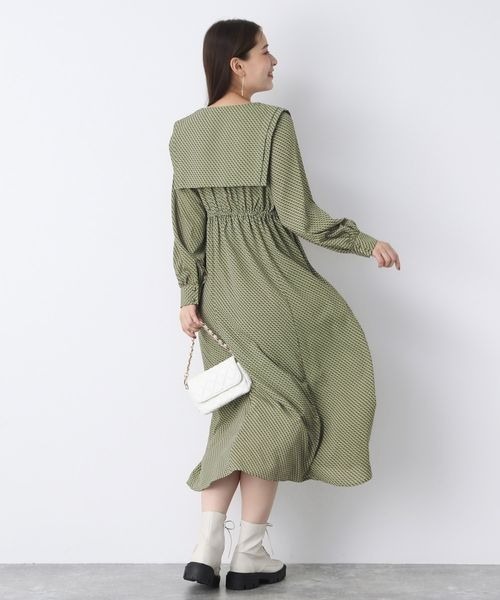 mysty woman(ミスティウーマン)の「レトロ柄ビッグカラーワンピース 157148(ワンピース・レディース・オフホワイト/ブラック/グリーン・FREE)」の6枚目の写真