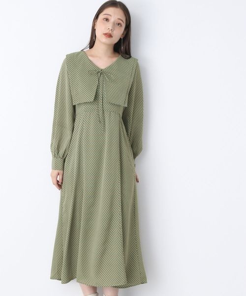 mysty woman(ミスティウーマン)の「レトロ柄ビッグカラーワンピース 157148(ワンピース・レディース・オフホワイト/ブラック/グリーン・FREE)」の18枚目の写真