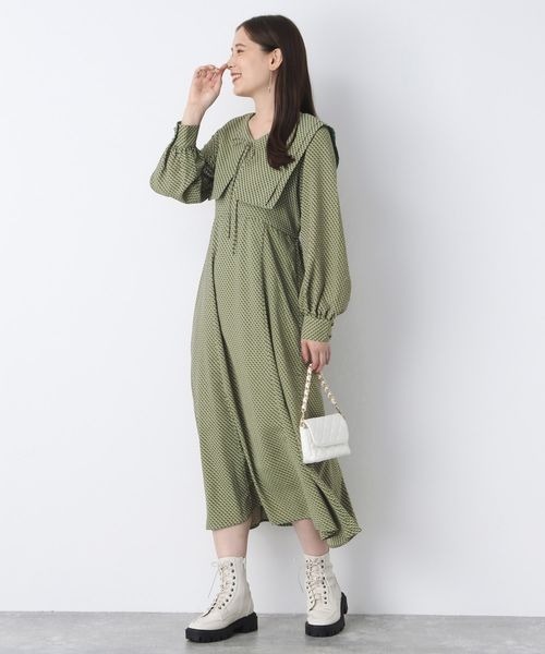 mysty woman(ミスティウーマン)の「レトロ柄ビッグカラーワンピース 157148(ワンピース・レディース・オフホワイト/ブラック/グリーン・FREE)」の4枚目の写真