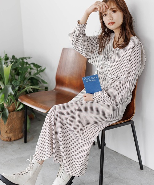 mysty woman(ミスティウーマン)の「レトロ柄ビッグカラーワンピース 157148(ワンピース・レディース・オフホワイト/ブラック/グリーン・FREE)」の21枚目の写真