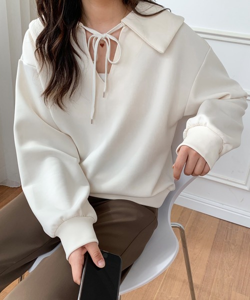 ECLIN(エクラン)の「ビック襟Vネックプルオーバー(Tシャツ/カットソー・レディース・ブラック/ベージュ/カーキ・FREE)」の2枚目の写真