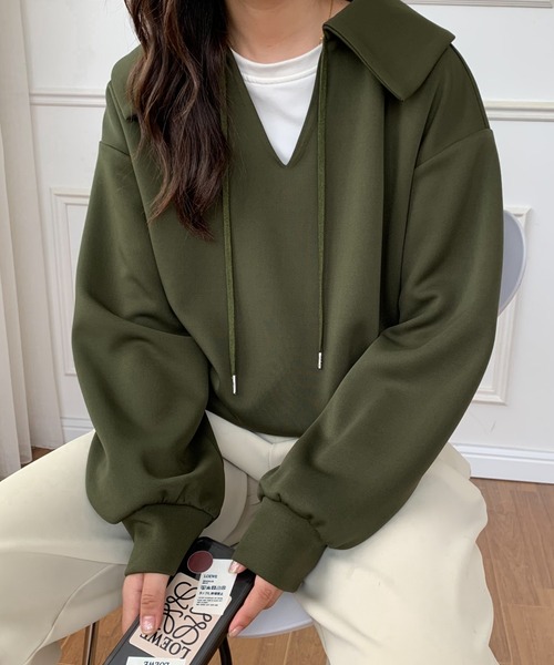 ECLIN(エクラン)の「ビック襟Vネックプルオーバー(Tシャツ/カットソー・レディース・ブラック/ベージュ/カーキ・FREE)」の3枚目の写真