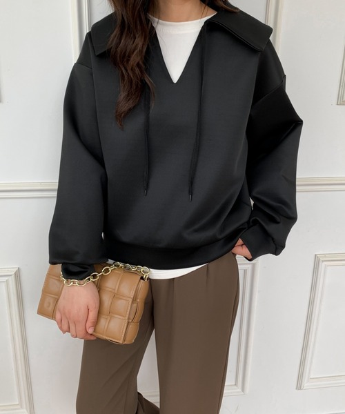 ECLIN(エクラン)の「ビック襟Vネックプルオーバー(Tシャツ/カットソー・レディース・ブラック/ベージュ/カーキ・FREE)」の1枚目の写真