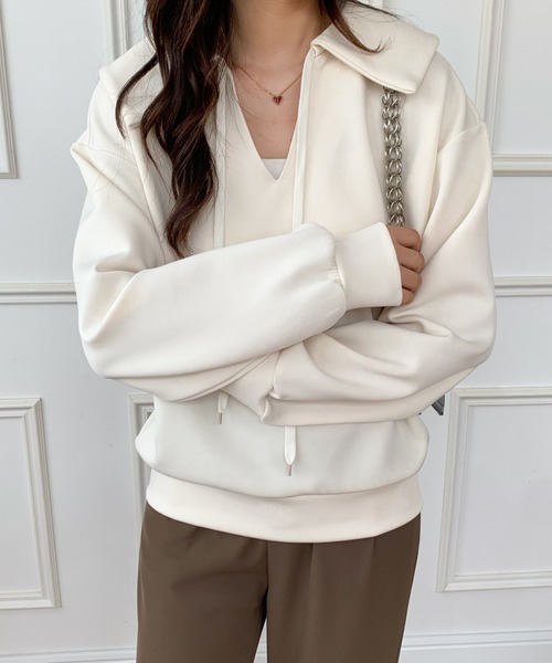 ECLIN(エクラン)の「ビック襟Vネックプルオーバー(Tシャツ/カットソー・レディース・ブラック/ベージュ/カーキ・FREE)」の16枚目の写真