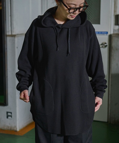 GORDON MILLER(ゴードンミラー)の「GORDON MILLER(ゴードンミラー)T/Cワッフルイージーフィットパーカー 009(パーカー・メンズ・ライトグレー/ブラック・M/L)」の13枚目の写真