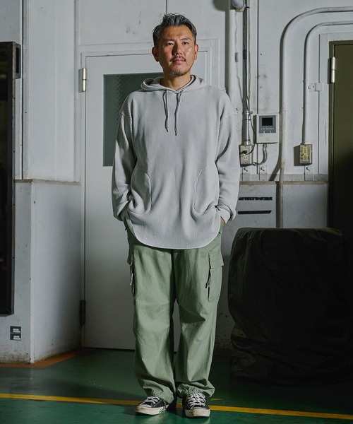 GORDON MILLER(ゴードンミラー)の「GORDON MILLER(ゴードンミラー)T/Cワッフルイージーフィットパーカー 009(パーカー・メンズ・ライトグレー/ブラック・M/L)」の22枚目の写真