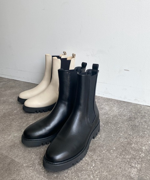 DouDou（ドゥドゥ）の「【WEB限定】ミドル丈サイドゴアブーツ（ブーツ・レディース・ブラック/アイボリー・MEDIUM/LARGE）」の2枚目の写真