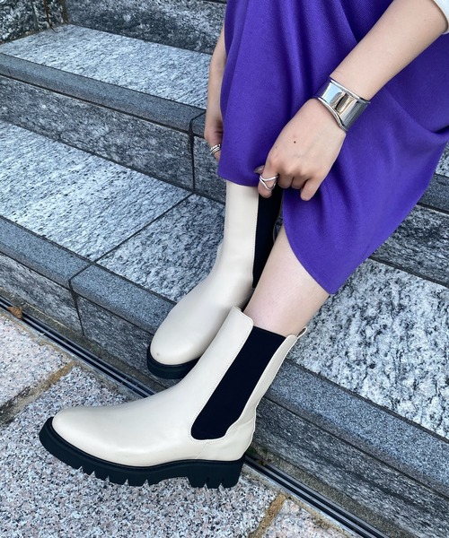 DouDou（ドゥドゥ）の「【WEB限定】ミドル丈サイドゴアブーツ（ブーツ・レディース・ブラック/アイボリー・MEDIUM/LARGE）」の3枚目の写真