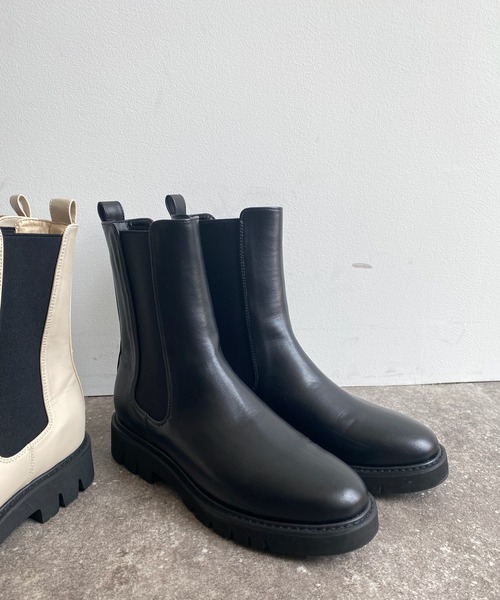 DouDou（ドゥドゥ）の「【WEB限定】ミドル丈サイドゴアブーツ（ブーツ・レディース・ブラック/アイボリー・MEDIUM/LARGE）」の10枚目の写真