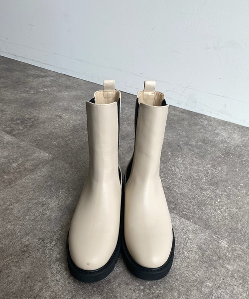 DouDou（ドゥドゥ）の「【WEB限定】ミドル丈サイドゴアブーツ（ブーツ・レディース・ブラック/アイボリー・MEDIUM/LARGE）」の12枚目の写真