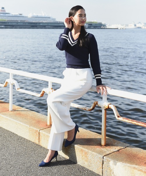 JENNE(ジェンヌ)の「Vネック ラインニット(ニット/セーター・レディース・ネイビー/ライトブルー・SMALL/MEDIUM/LARGE)」の7枚目の写真