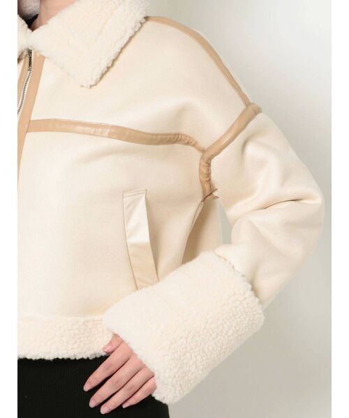 RESEXXY（リゼクシー）の「ビッグカラーフェイクムートンブルゾン（ブルゾン・レディース・ブラック/アイボリー/モカ・FREE）」の10枚目の写真
