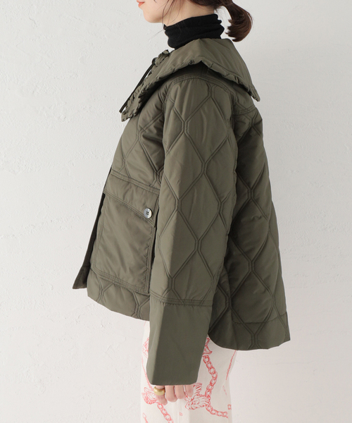 GANNI（ガニー）の「【GANNI / ガニー】 Recycled Ripstop Quilt Frill Colla：ブルゾン（ブルゾン・レディース・ホワイト/カーキ・FREE）」の22枚目の写真