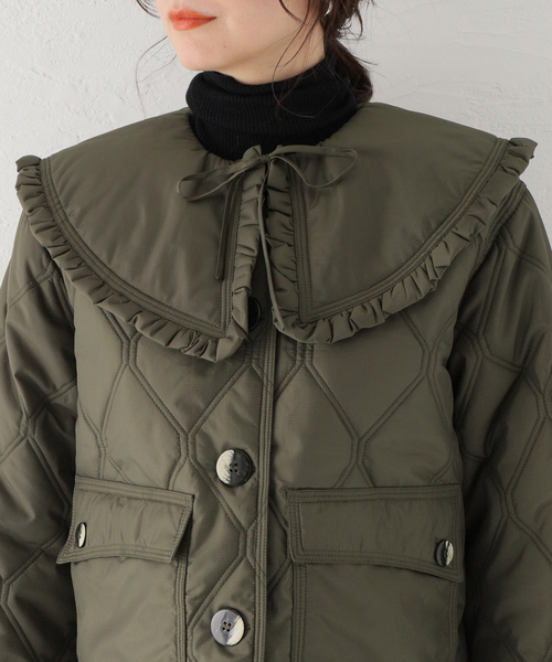 GANNI（ガニー）の「【GANNI / ガニー】 Recycled Ripstop Quilt Frill Colla：ブルゾン（ブルゾン・レディース・ホワイト/カーキ・FREE）」の7枚目の写真