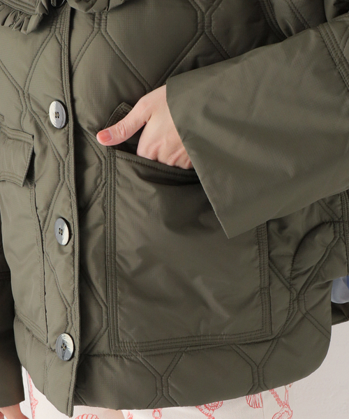 GANNI（ガニー）の「【GANNI / ガニー】 Recycled Ripstop Quilt Frill Colla：ブルゾン（ブルゾン・レディース・ホワイト/カーキ・FREE）」の19枚目の写真