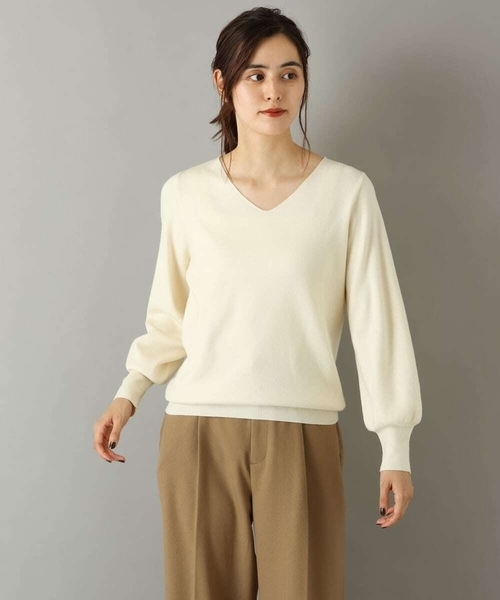 a.v.v（アーヴェヴェ）の「パフスリーブVネックニット（ニット/セーター・レディース・ライトパープル/アイボリー/グリーン/ピンク/ブラック/クリーム・40/36/42/38/34）」の18枚目の写真