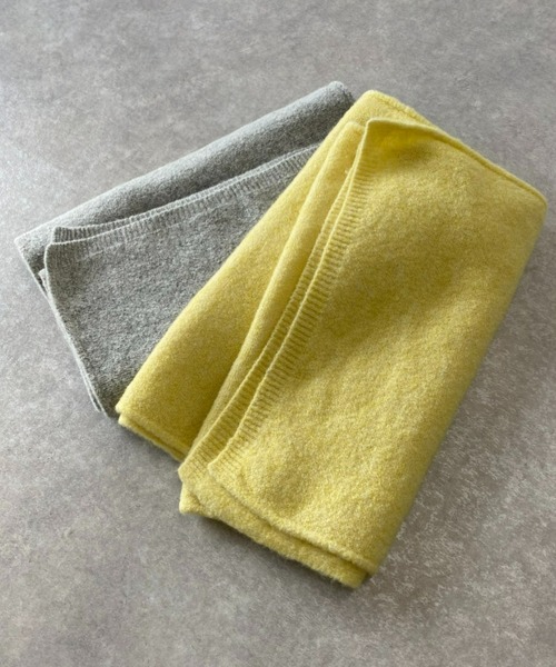 RIVE DROITE（リヴドロワ）の「包まれるような温かさ/KNIT SOLID STOLE（マフラー・レディース・ライトグレー/イエロー・FREE）」の4枚目の写真