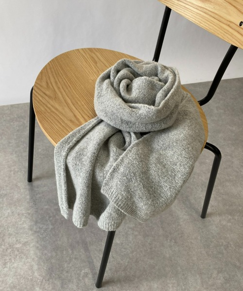 RIVE DROITE（リヴドロワ）の「包まれるような温かさ/KNIT SOLID STOLE（マフラー・レディース・ライトグレー/イエロー・FREE）」の8枚目の写真