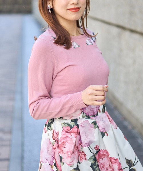 tocco closet（トッコ　クローゼット）の「パールビジュー付きフラワー刺繍ニットプルオーバー（ニット/セーター・レディース・ピンク/オフホワイト/ブラック・M）」の17枚目の写真