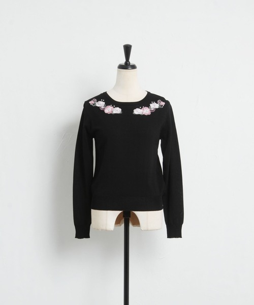 tocco closet（トッコ　クローゼット）の「パールビジュー付きフラワー刺繍ニットプルオーバー（ニット/セーター・レディース・ピンク/オフホワイト/ブラック・M）」の20枚目の写真