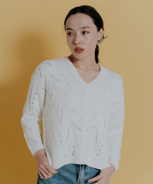 Kari & lili（カウリアンドリィリィ）の「cable knit PO（ニット/セーター・レディース・ホワイト/ブラック・FREE）」の2枚目の写真