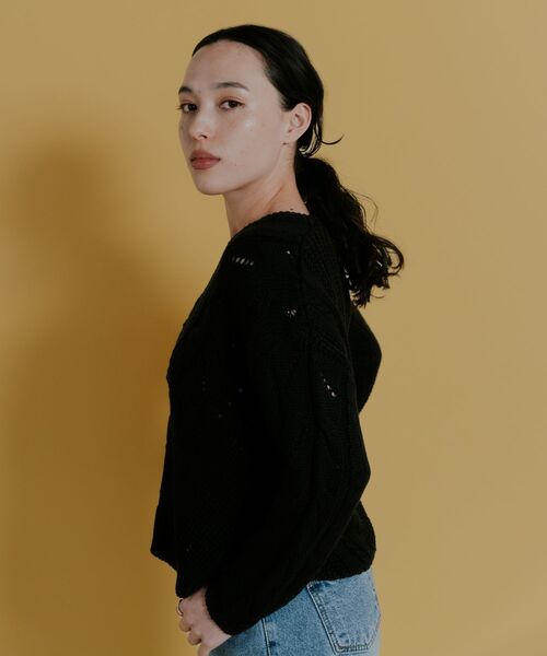 Kari & lili（カウリアンドリィリィ）の「cable knit PO（ニット/セーター・レディース・ホワイト/ブラック・FREE）」の5枚目の写真