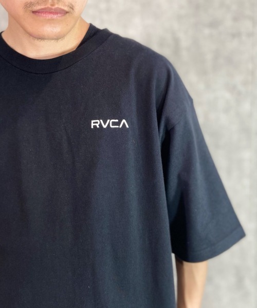 RVCA(ルーカ)の「RVCA/ルーカ オーバーサイズ バックプリントTシャツ/ペイズリー柄 バンダナ柄 スクエアロゴ/半袖Tシャツ クルーネックTシャツ BD041-223(Tシャツ/カットソー・メンズ・ホワイト/オリーブ/ブラック・M/XL/L)」の14枚目の写真