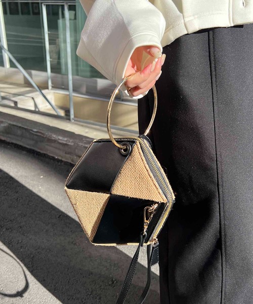 CAPRICIEUX LE'MAGE（カプリシューレマージュ）の「ブロッキングパズルショルダーバッグ（ショルダーバッグ・レディース・ブラック/ベージュ・FREE）」の7枚目の写真