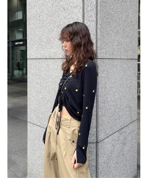 moussy FLORAL RANDOM GATHER LS Tシャツ MOUSSY（マウジー）の「FLORAL RANDOM GATHER LS Tシャツ（T
