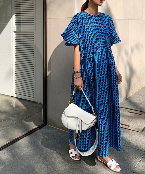 VitaFelice（ヴィータフェリーチェ）の「大人可愛いプリント柄レディースワンピース（ワンピース・レディース・ブラック/ブルー・FREE）」の8枚目の写真