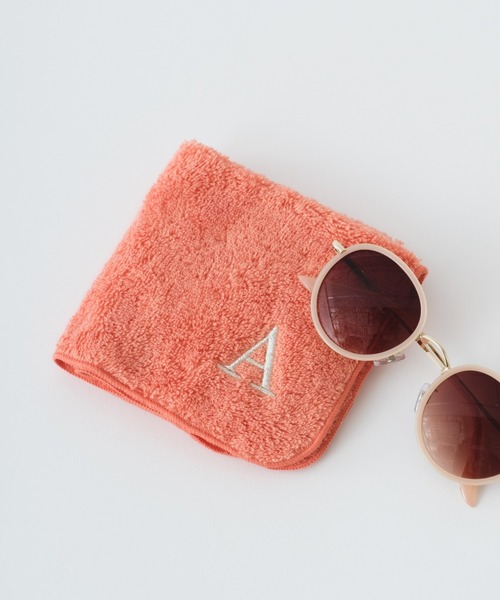 BIRTHDAY BAR（バースデイバー）の「アルファベット刺繍タオルハンカチ（ハンカチ/ハンドタオル・レディース・コーラルピンク/シャーベット・A/H/K/R/Y/T/S/M）」の5枚目の写真