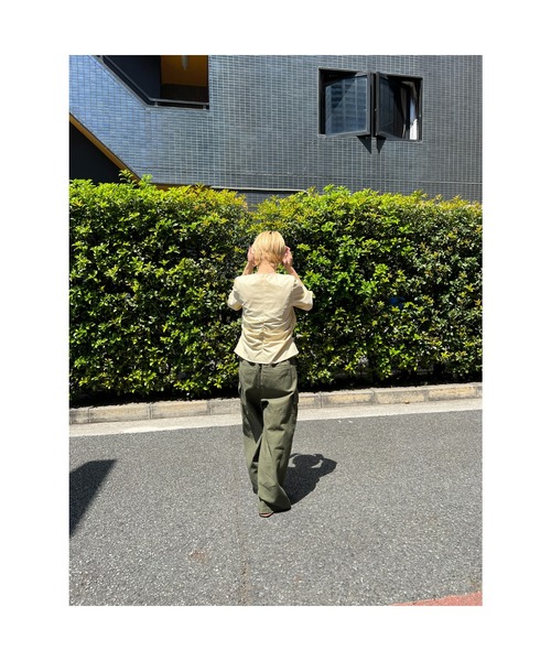 BLACK BY MOUSSY（ブラックバイマウジー）の「wide military pants( ワイドミリタリーパンツ)（カーゴパンツ・レディース・カーキ/ブラック/オフホワイト・2/1）」の15枚目の写真