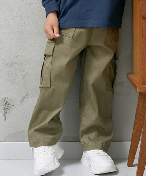 b・ROOM（ビールーム）の「ワイドカーゴパンツ（その他パンツ・キッズ・ベージュ/ブラック/アイボリー/カーキ・110cm/120cm/130cm/100cm/140cm/150cm）」の4枚目の写真